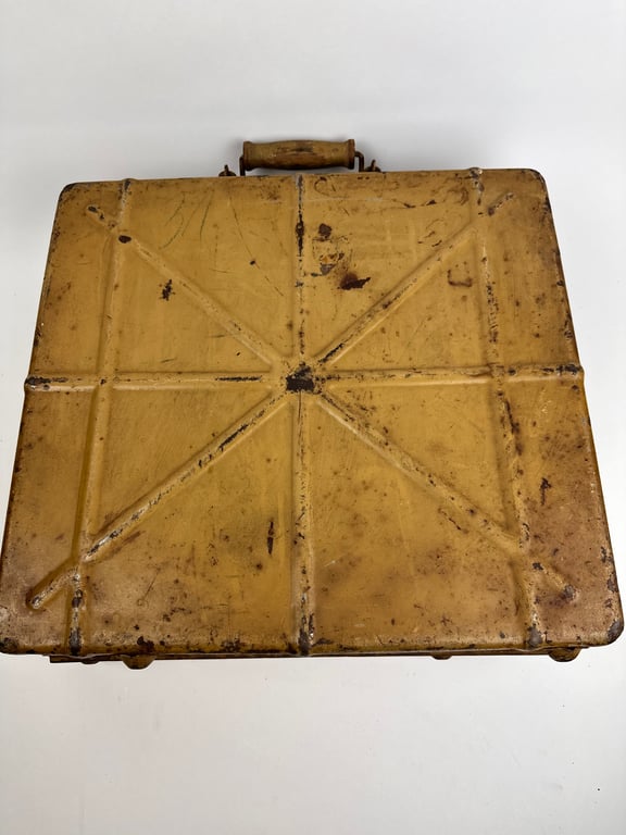 German WW2 Ammo Box for Flak 3,7 cm "Tan"