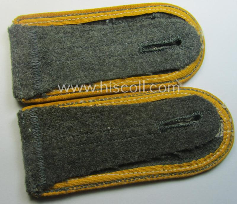 Pair of WH (Heeres) simplified- (ie. 'M44'-) pattern NCO-type shoulderstraps: 'Unteroffizier eines Kav. o. Aufkl.-Abts. o. Rgts.'