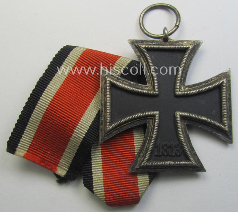 'EK II. Klasse' (or: iron cross 2nd class) being a 'variant'- and/or non-maker-marked specimen of the: 'runder Drei'- (ie. rounded-three-) pattern