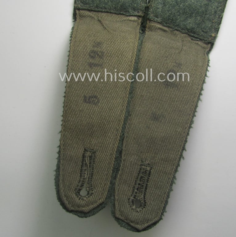 Pair of WH (Heeres), neatly 'cyphered' ('M36'- ie. 'M40'-pattern and/or pointed-style) NCO-type shoulderstraps for an: 'Unterwachtmeister des Artillerie-Rgts. 19'