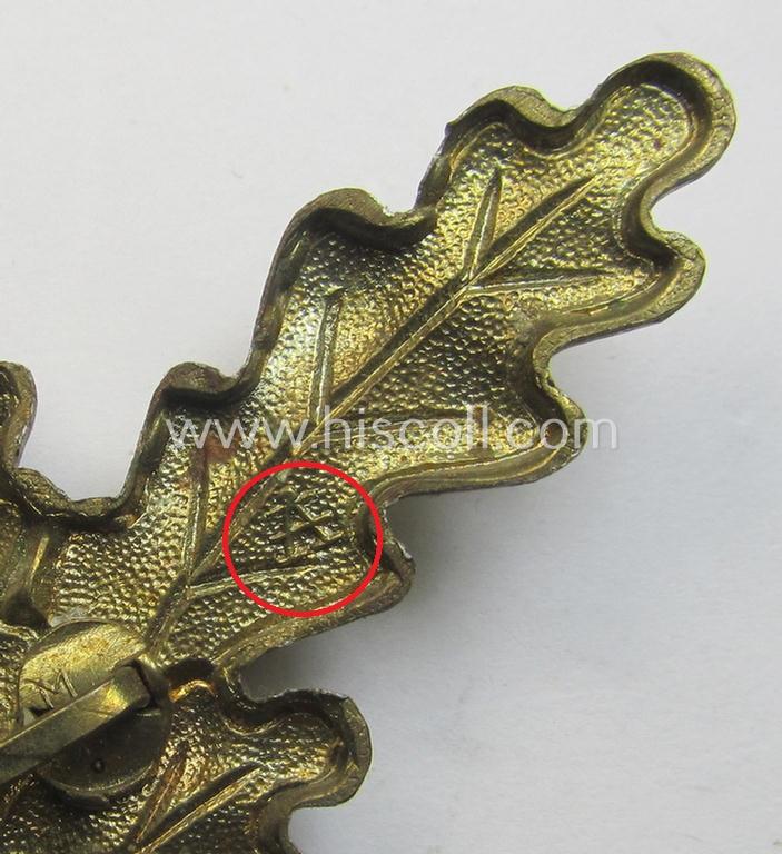 Superb, bright-golden-toned- and/or: 'Cupal'-based 'DAF' (ie. 'Deutsche Arbeitsfront') so-called: 'Werkschar'-cap-cocarde being a detailed example that shows a (double!) makers'- (ie. 'A'-) and/or: 'RzM M1/17'-designation