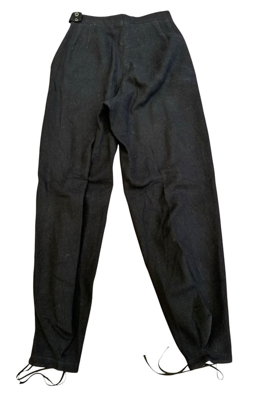 German BDM ( Bund Deutscher Mädel )Attributed Ski Outfit