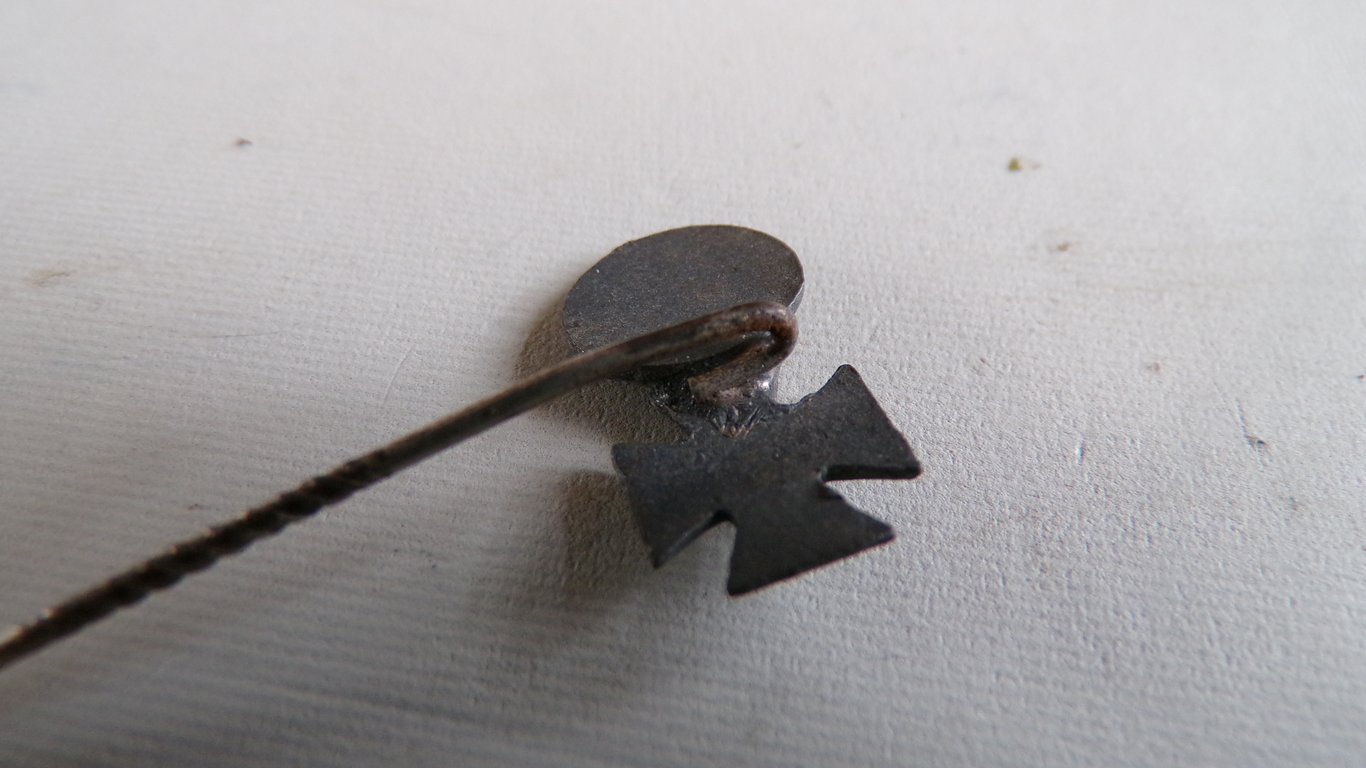 1939 Dual Award Miniature Lapel Pin