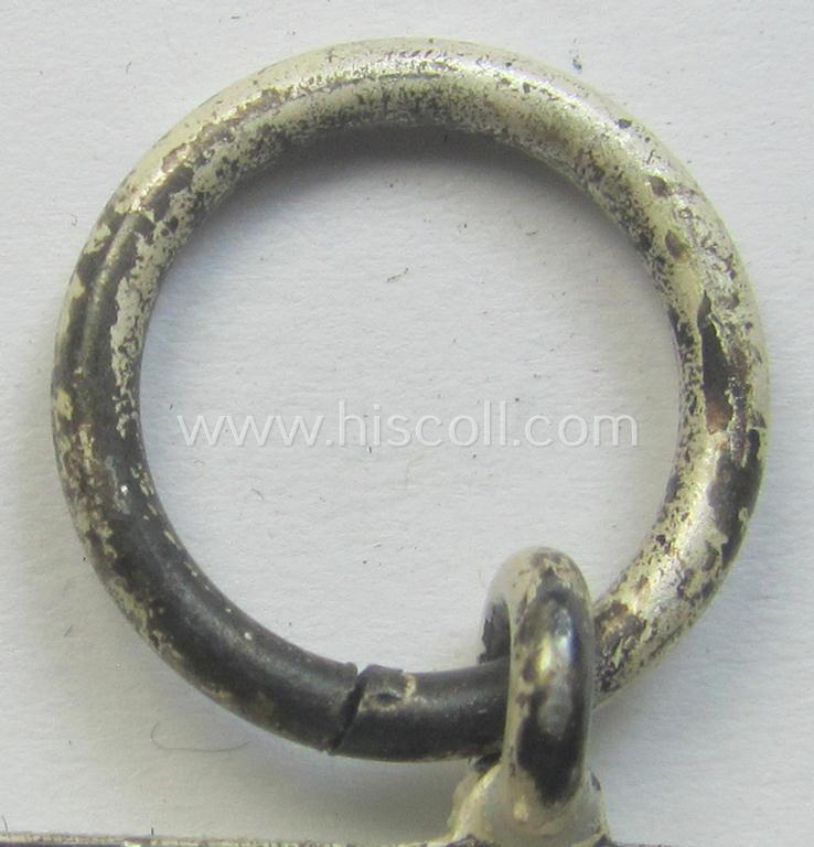 'Eisernes Kreuz II. Klasse' being a non-maker-marked example by: 'Wächtler & Lange'