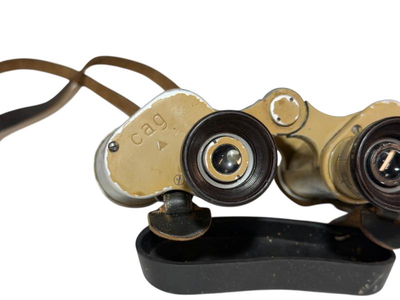 Wehrmacht D.F. 6x30 binoculars with bakelit case