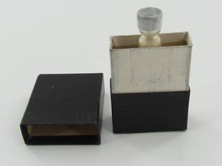 Wehrmacht Medical thread to stitch a wound