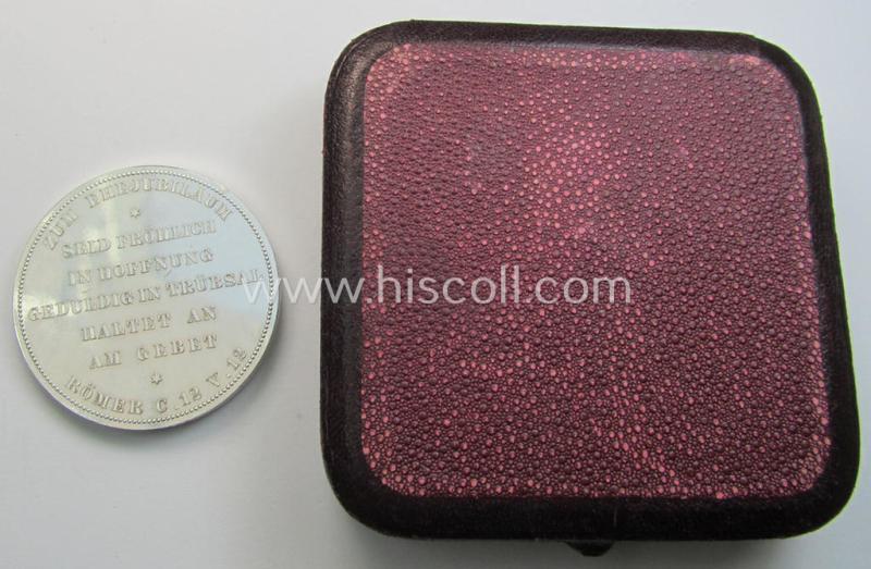 Unusual, genuine silver-based 'Preussen'-related commemorative-award-plaque (ie. 'Erinnerungs- o. nichttragbare Auszeichnungsplakette' or: 'Ehejubiläums-Medaille zur Hochzeit Wilhelm II u. Auguste Victoria' and that came stored in its period et...