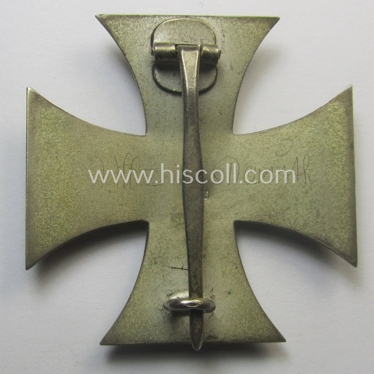 Stunning, very early war-period 'Eisernes Kreuz 1. Klasse' (or: Iron Cross 1st class) being a non-maker-marked (but '800'-silver-stamped!) 'Schinkel'-pattern example as was produced by the maker: 'Otto Schickle'