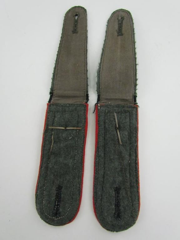 Wehrmacht M36 army (Heer) artillery shoulder boards for a Feldwebel