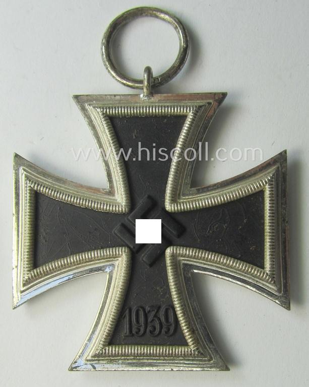 Stunning, 'Eisernes Kreuz II. Klasse' being a maker- (ie. 'L/11'-) marked example by the maker (ie. 'Hersteller'): 'Wilhelm Deumer' and that came stored in its rarely seen 'LDO'-etui ie. box