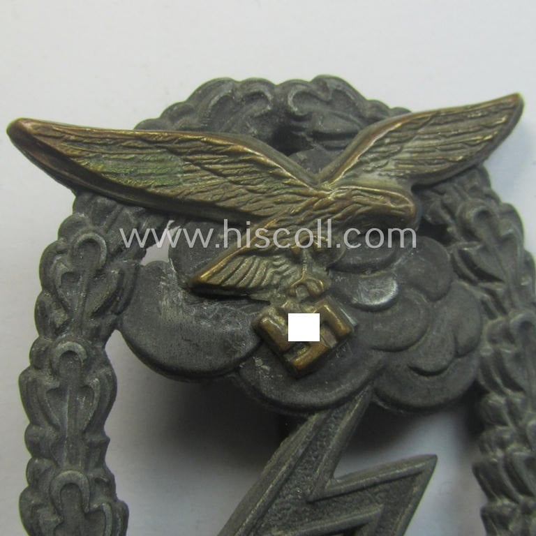 Mid- (ie. later-) war-period, zinc- (ie. 'Feinzink'-) based version of a WH (Luftwaffe) 'Erdkampfabzeichen' as was produced by the: 'J.E. Hammer u. Söhne'-company