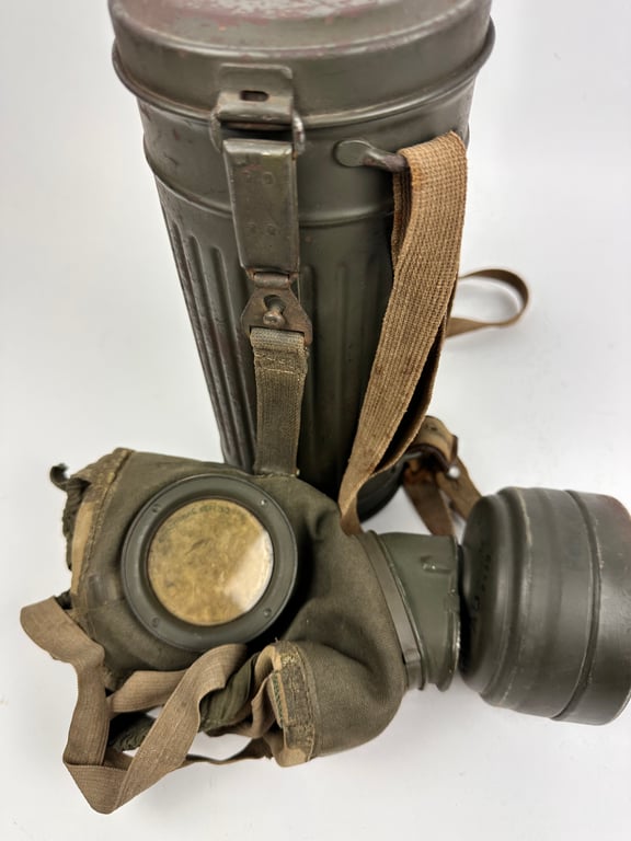 WW2 German gasmask with webbing straps 1940