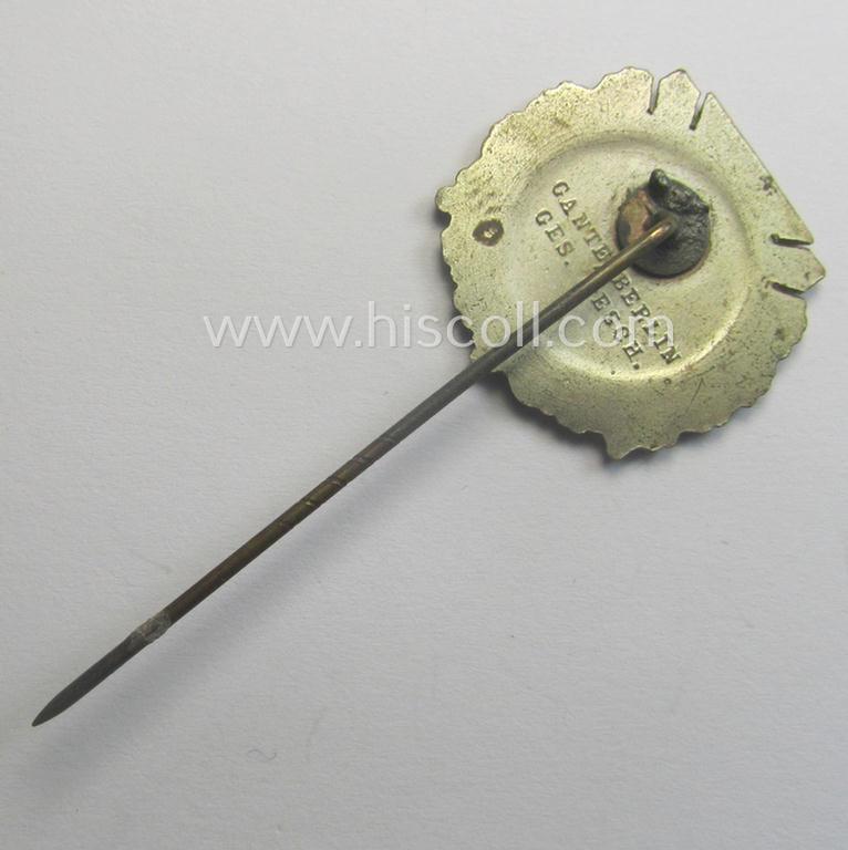 Membership lapel-pin (or: 'Mitgliedsabzeichen') aka: 'Silberne Ehrennadel für 10 Jahre Mitgliedschaft im Reichstreubund ehemaliger Berufssoldaten (o. RTB)' being a maker- (ie. 'Gante - Berlin'-) marked example