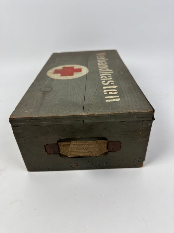 Wehrmacht Vehicle "VERBANDKASTEN"