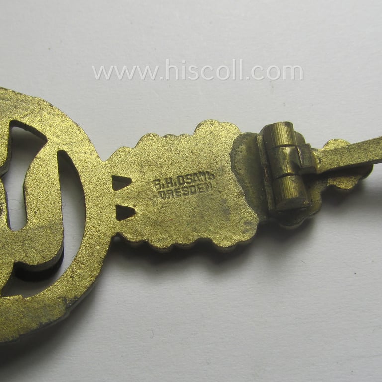 Superb, Tombak- (ie. 'Buntmetall'-) based- and/or (unusually!) maker-marked example of a WH (Luftwaffe) 'Frontflugspange für Kampfflieger in Gold' as was produced by the: 'G.H. Osang'-company