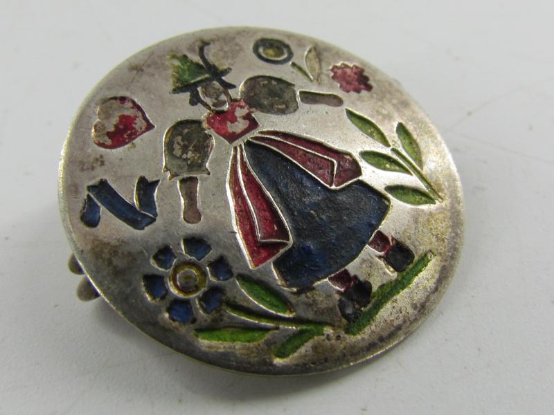 WHW Winterhilfswerk Donation Badge