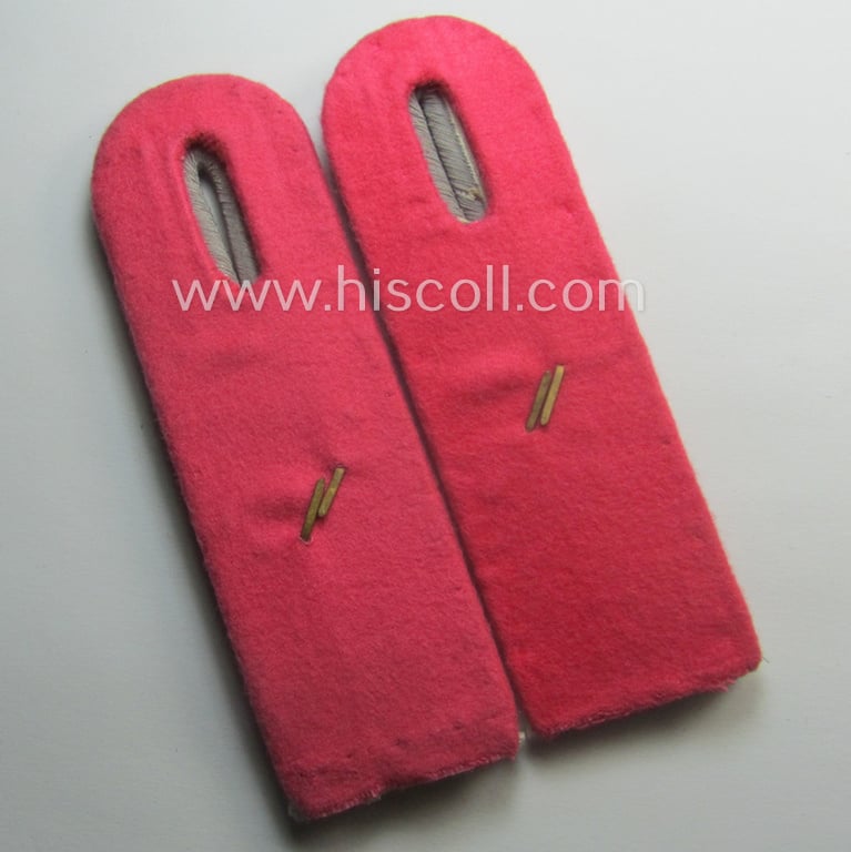 Superb - and actually rarely seen! - pair of WH (Heeres) 'cyphered', officers'-type shoulderboards as was specifically intended for a: 'Leutnant eines Kradschützen-Bataillons der Pz.- u. Inf.-Div.'