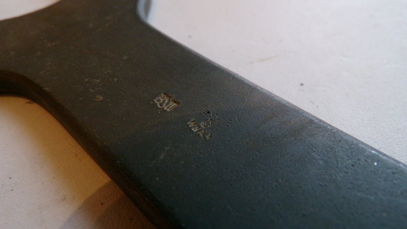 MG13 Gunners tool pouch with content