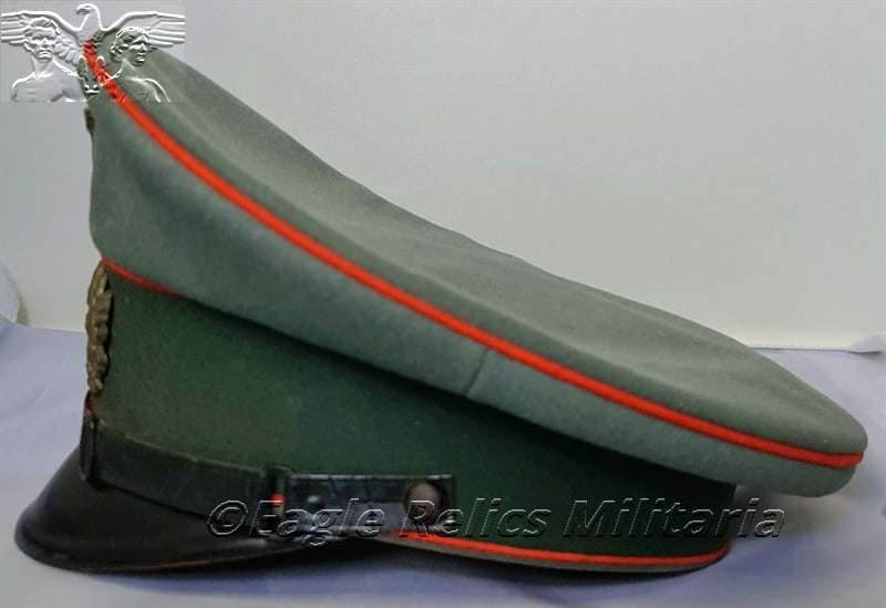 Early Army Artillery OR/NCO visor cap by Peküro with unit Stamp ‘Schirmmütze’