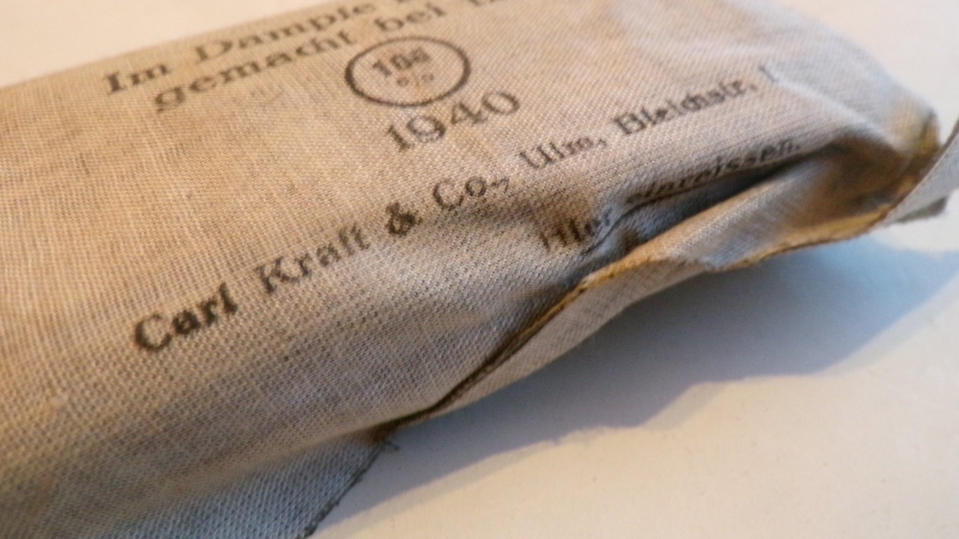 Verbandpäckchen (field dressing) 1939
