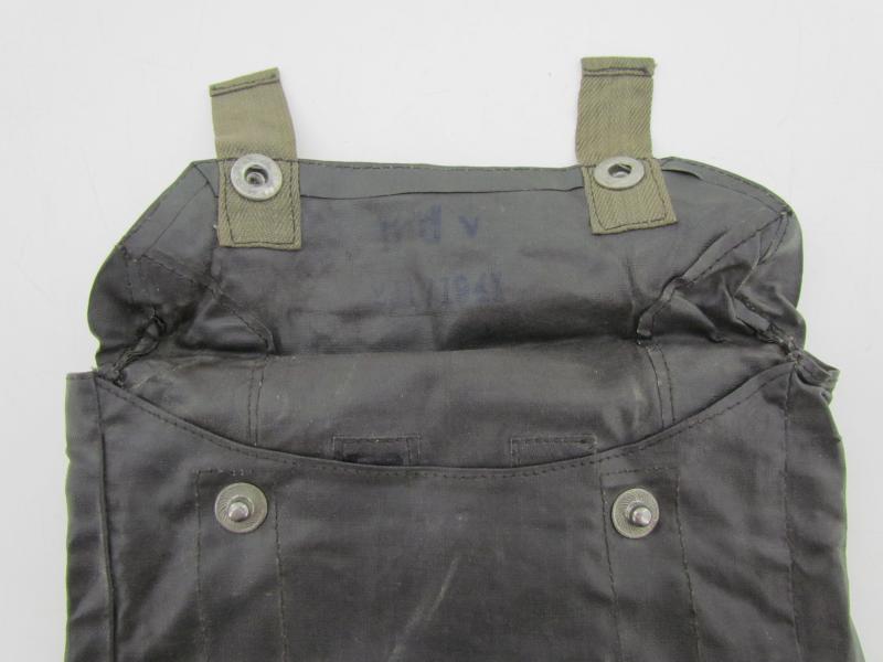 WH/SS Rubberized Gasplane ( Gascape ) Pouch ( 1941 )