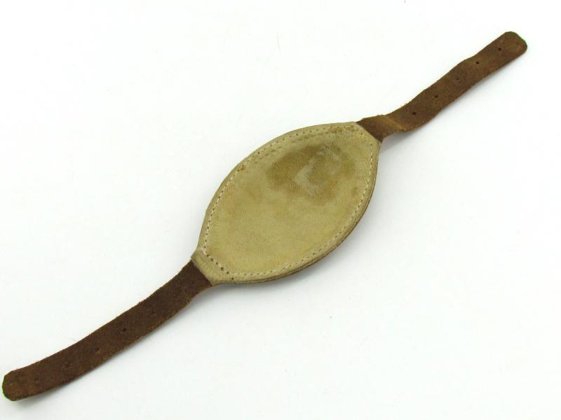 US WWII Navy (Airborne) leather chincup