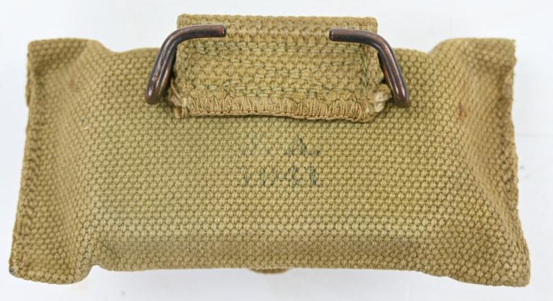US WW2 M-1924 First Aid Pouch with First Aid Kit