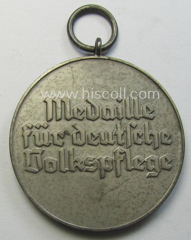 Medal-set: 'Medaille für Deutsche Volkspflege' packed in its original pouch of issue by the: '(Bayr.) Hauptmünzamt - München'