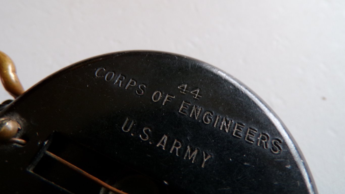 1944 US Corps of Engineers Lensatic compass