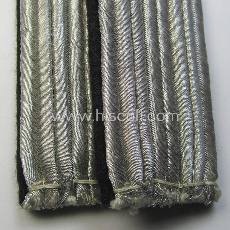 Attractive - and fully matching! - pair of WH (Luftwaffe) officers'-type shoulderboards as was intended for usage by a: 'Leutnant eines Pioniere- o. Bau-Abteilungs o. Regiments'