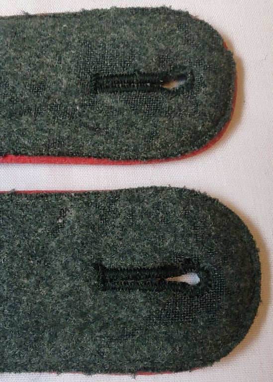 Pair of WH (Heeres) early-war period M36/M40 pattern typically Soldat type shoulder straps as was specifically intended for an: ' Soldat eines Panzerjäger-Abts 2.'
