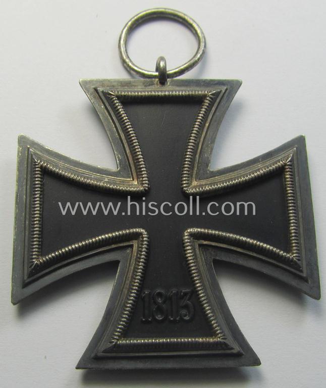 Superb - and 'virtually mint'! - 'Eisernes Kreuz 2. Kl.' (ie. Iron Cross 2nd Class) being a non-maker-marked example that comes stored in its period 'Zellstoff'-based pouch as was produced by the: 'Rudolf Souval'-company