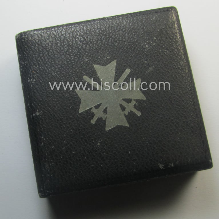 'Kriegsverdienstkreuz 1. Klasse mit Schw.' being a maker- (ie. '3'-) marked (and/or 'Feinzink'-based) specimen by the maker: (ie. 'Hersteller') 'Wilh. Deumer' that comes stored in its original, simplified 'KvK'-etui