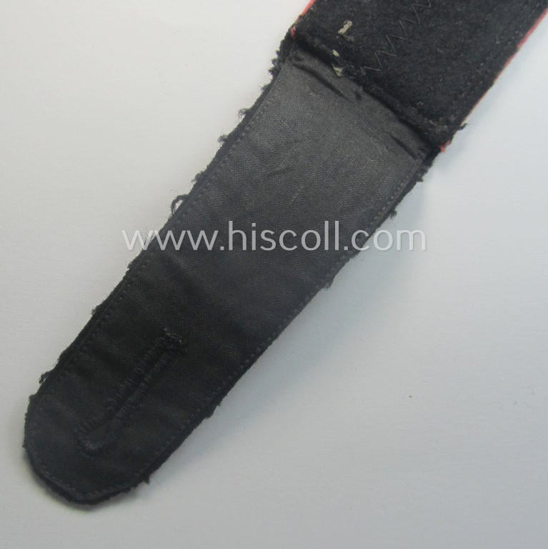 Single, WH (Heeres) early- (ie. mid-) war period, NCO-type shoulderstrap (as was specifically intended to be used on the black-coloured, 'wrap-around'-styled Panzer-tunics: 'Uffz. der Panzer-Trpn.'
