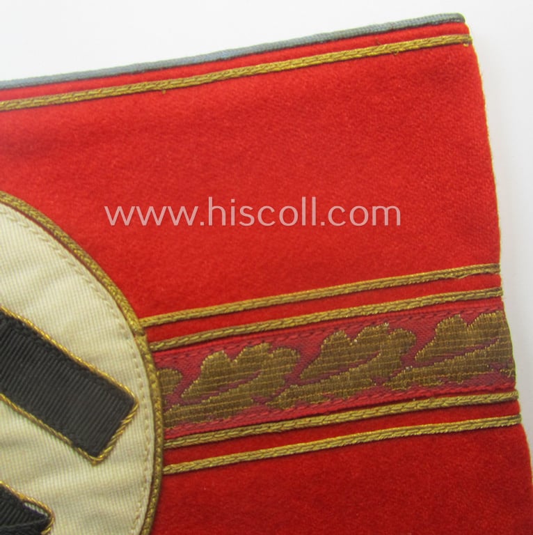 Stunning - and rarely encountered! - N.S.D.A.P.-type, 'smooth'-woolen-based armband (ie. 'Armbinde für politschen Leiter') as was intended for usage by an: 'N.S.D.A.P.-Ortsgruppenleiter'