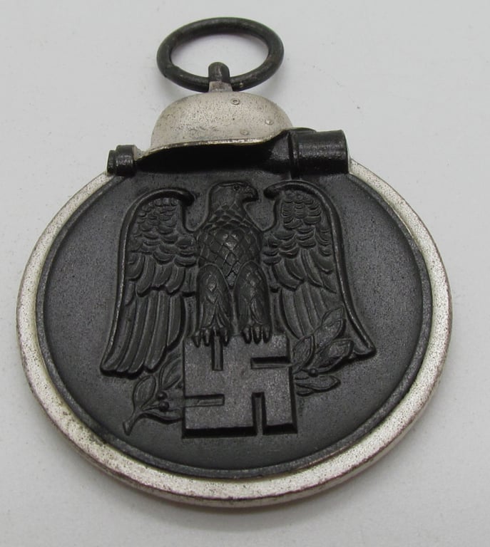 Winterschlacht im Osten 1941-42 Medal, Maker 3 (mint)