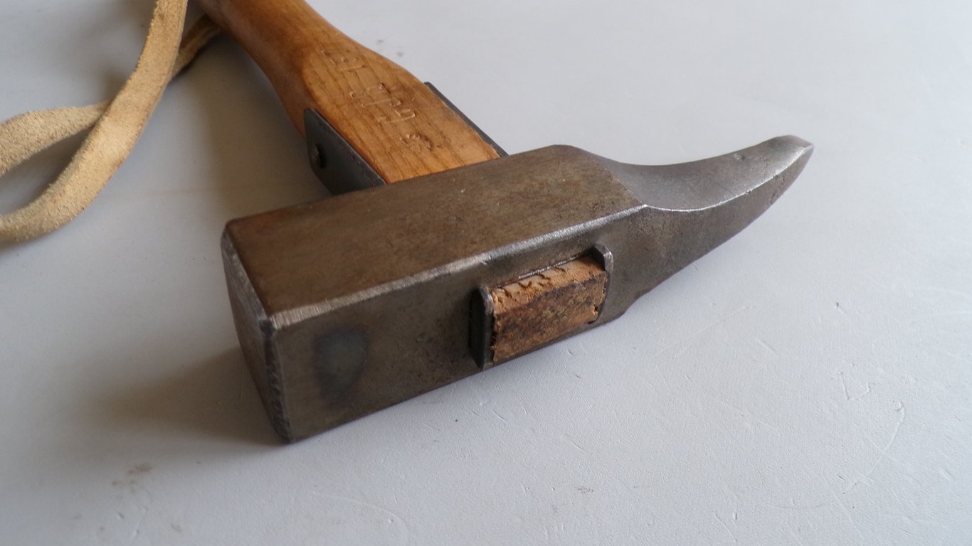 Gebirgsjäger hammer G.J.R 137, 1943