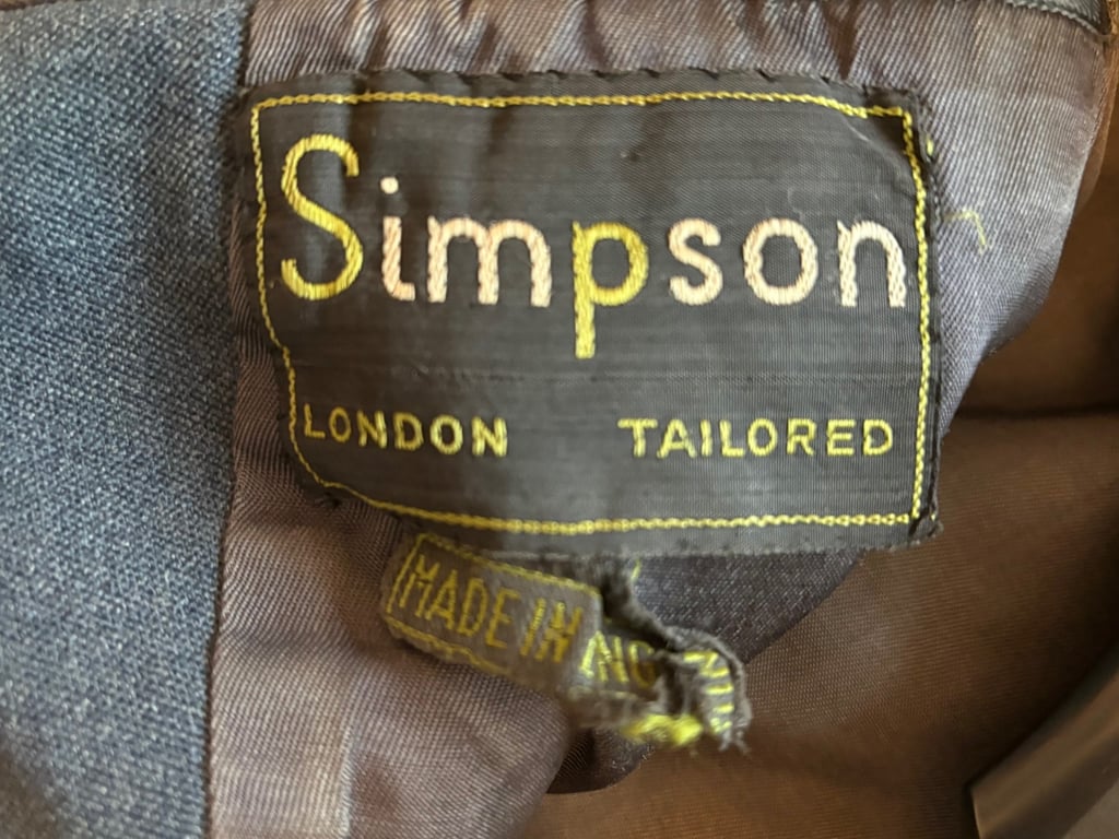 AUTHENTIC ORIGINAL WWII BRITISH RAF FLIGHT LIEUTENANT PILOTS TUNIC.