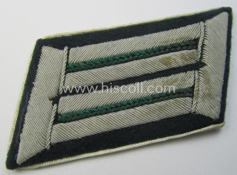 Attractive - and fully matching! - pair of WH (Heeres) officers'-type collar-tabs (ie. 'Kragenspiegel für Offiziere') as intended for an: 'Beambter ie. Offizier des gehobenen Dienstes'