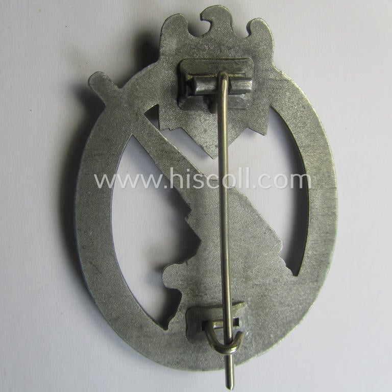 'Heeres-Flakkampf-Abz.' being a non-maker-marked- and/or zinc- (ie. 'Feinzink'-) based, 'pillow-crimped'-specimen