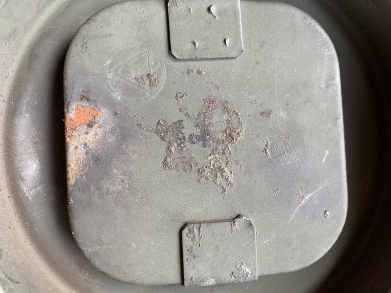 Short Field-Grey Painted Gasmask in Canister