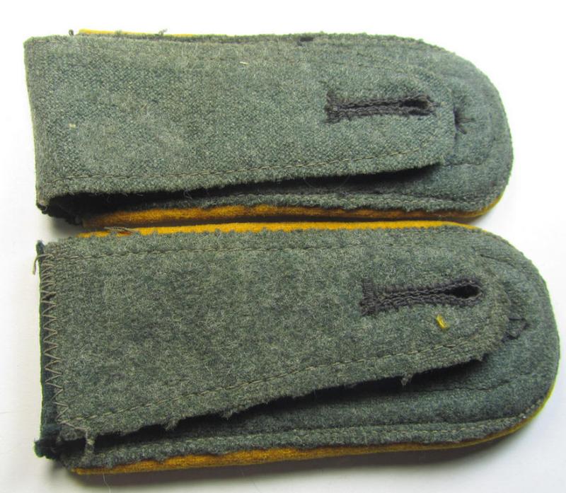 Attractive - and fully matching! - pair of WH (Heeres) early-war-period- (ie. 'M36'- ie. 'M40'-pattern and/or rounded-styled) NCO-type shoulderstraps as was intended for an: 'Uffz. eines Kavallerie- o. Aufklärungs-Abts. o. Rgts.'