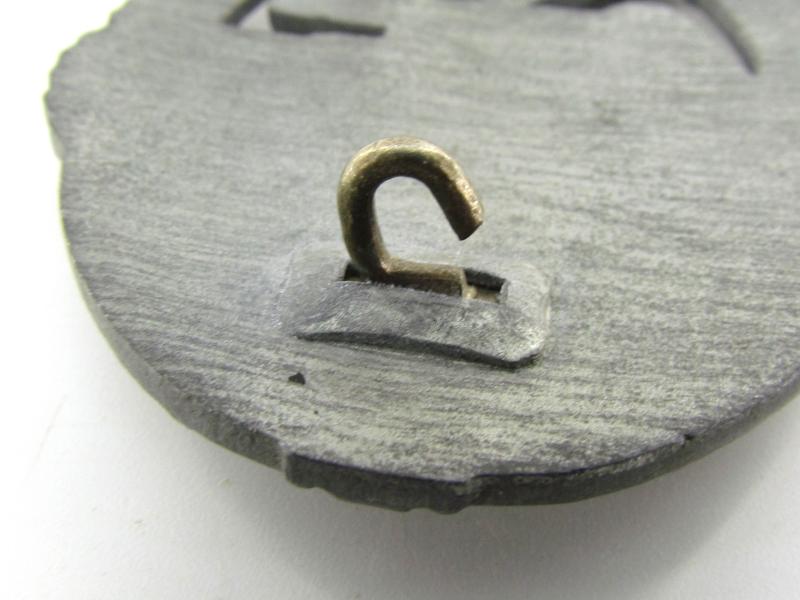 Panzer assault badge in silver  ( Pillow crimp )