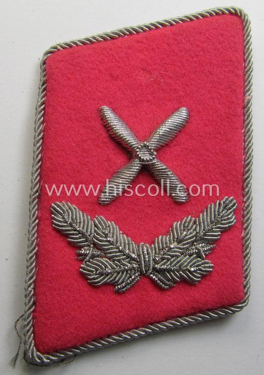 Attractive - fully matching and actually scarcely encountered! - pair of WH (Luftwaffe) collar-tabs (ie. 'Kragenspiegel') as was intended for usage by a: 'Flieger-Hauptingenieur' (being a rank similar to: 'Hauptmann')
