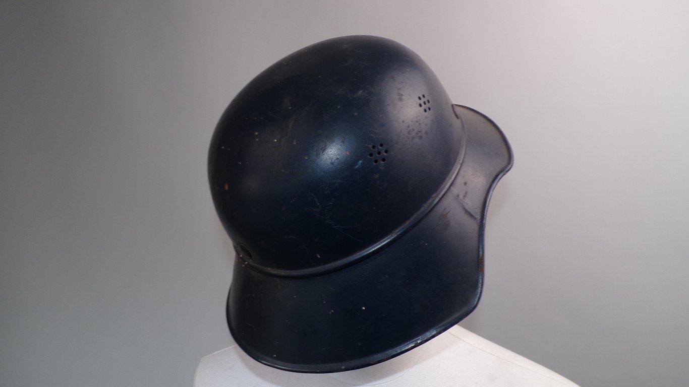 Luftschutz Helmet (Gladiator)