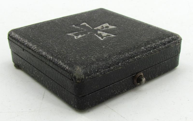 War Merit Cross (KVK) first Class without Swords in case (4)