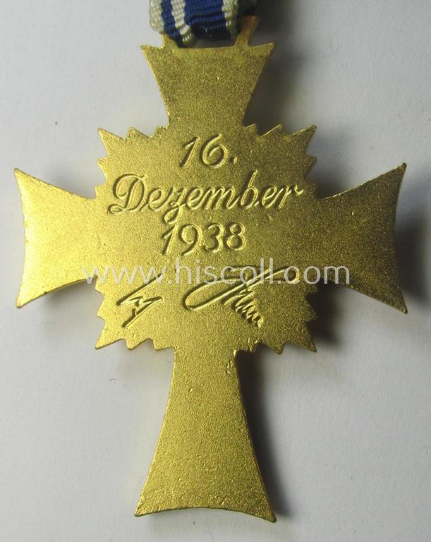 'Ehrenkreuz der deutschen Mutter - erste Stufe' (or mothers'-cross in gold) that comes stored in its original and/or neatly maker- (ie. 'Wilh. Deumer - Kom.Ges. - Lüdenscheid'-) marked etui as issued and/or recently found