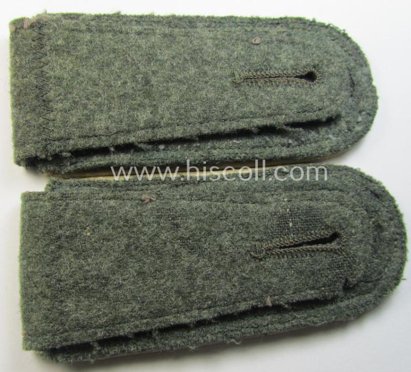 Pair of WH (Heeres), early- (ie. mid-) war-period- (ie. 'M40- o. M43'-) pattern NCO-type shoulderstraps as piped in the white-coloured branchcolour as was intended for an: 'Uffz. eines Infanterie-Regiments'