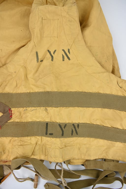 British WW2 RAF 1941 Pattern Mae West Life Preserver