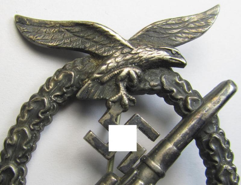 Attractive - and actually not that often seen! - 'Buntmetall'-based example of a mid-war-period- and non-maker-marked WH (Luftwaffe) 'Flakkampfabzeichen' (or: airforce anti-aircraft badge) as was produced by a to date unknown maker